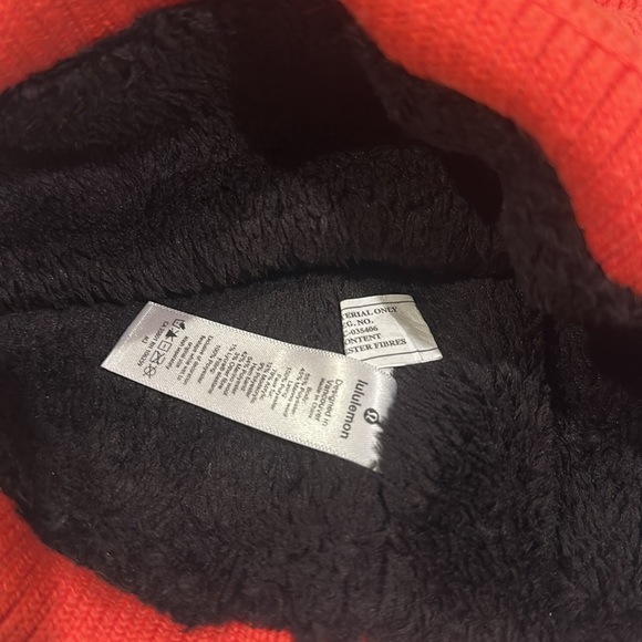 Lululemon fleece beanie OS - Picture 2 of 2